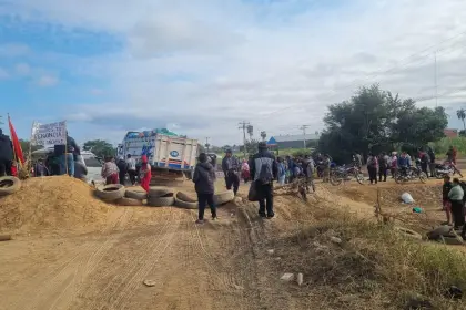 En medio del bloqueo, Alcaldía de San Julián confirma diálogo entre movilizados y autoridades