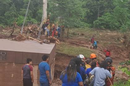 Gobierno espera declaración de emergencia, reporta siete municipios afectados en Santa Cruz y despliega a los Diablos Rojos
