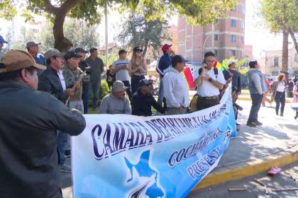 Transporte Pesado pide a Loza una solución al bloqueo de carreteras de Cochabamba 