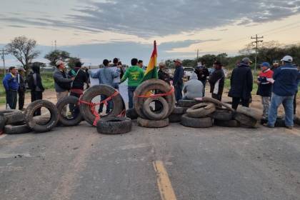 Bloqueos desafían el Estado de excepción en Santa Cruz; no hay paso en San Julián, Yapacaní, Los Troncos y Cuatro Cañadas