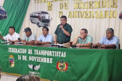 Tras el paro, transporte cruceño se reúne para analizar medidas ante el fin de la subvención al diésel