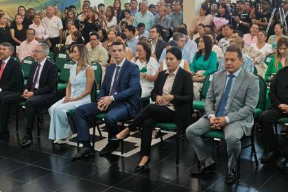 Juan Pablo Velasco posesiona a su primer gabinete en la Gobernación cruceña