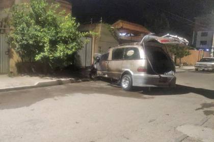Dos heridos tras el incendio de un vehículo que transportaba turriles con combustible