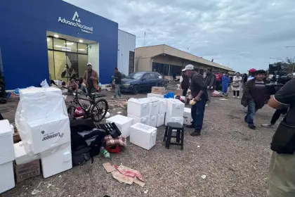 Crece demanda de envíos aéreos a causa de bloqueos: “Me están mandando carne y pollo por encomienda”