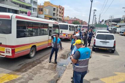 Dirigente del transporte dice que desde el sábado cobrarán Bs 3 por el pasaje en Santa Cruz 