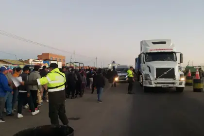 La caravana evista ya está en La Paz y este viernes pretenden llegar al TSE
