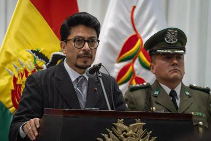 Aramayo: Créditos externos “no son para alimentar la burocracia ni para gastos en vanidades políticas”