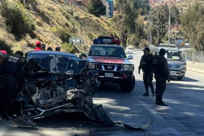 La Paz: Reportan un fallecido tras una triple colisión en la autopista