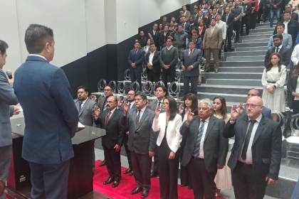 Cochabamba: Manfred posesiona a 12 secretarios y ratifica a Mauricio Muñoz y Anibal Cruz