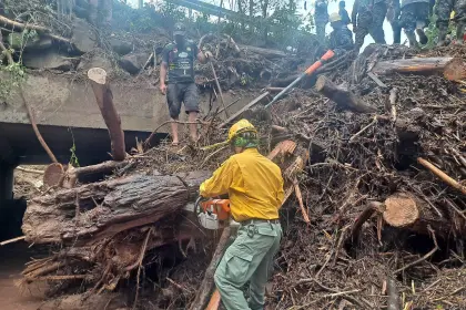 Camacho anuncia reunión con equipo de ministros para la reconstrucción de Samaipata 