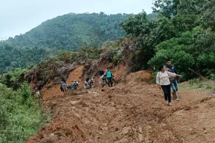 La Paz: El municipio de Apolo queda aislado por lluvias y mal estado de carretera