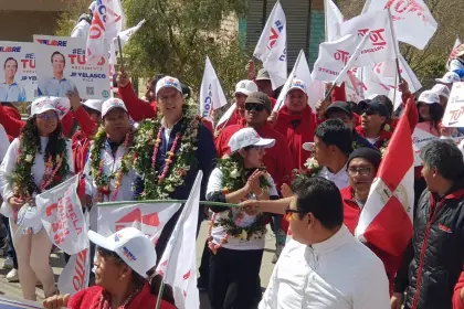 Tuto llega al corazón de Llallagua para pedir el voto y prometer proyectos para la región