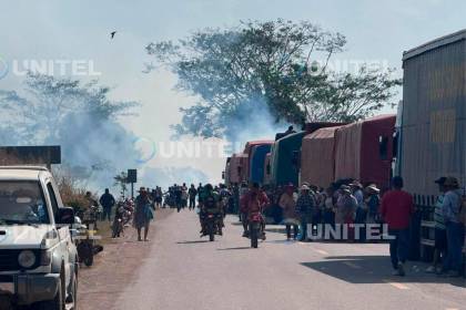Policía toma el control en la ruta Santa Cruz-Beni: Tras enfrentamientos, reportan tres arrestados y un militar herido 