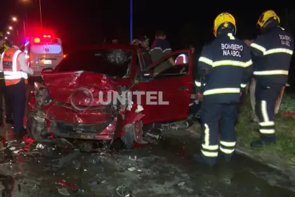 Un hombre fallece tras choque frontal de dos vehículos en el ingreso al aeropuerto Viru Viru