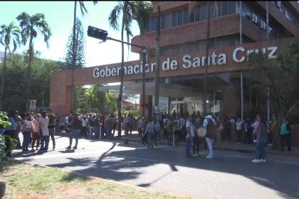 “Priorizan el pago o nos vamos al paro de 48 horas”, advierten Trabajadores en Salud de Santa Cruz