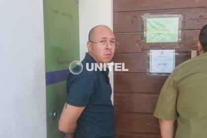 Juez se presenta en la Felcn en busca de declarar por el hallazgo de droga y asegura que no fue citado