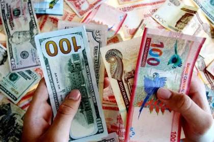 Tras varios días al alza, el dólar oficial registra una leve baja para este viernes 25 de septiembre 