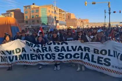 Marcha evista llega a El Alto e ingresará a La Paz en el inicio de una nueva semana de bloqueos