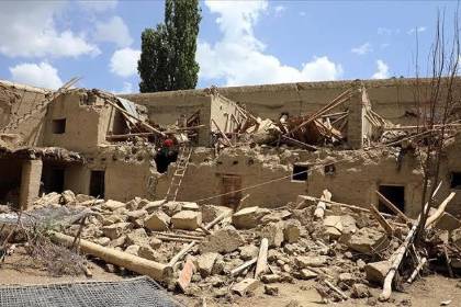 Más de 800 muertos en Afganistán en un sismo de magnitud 6