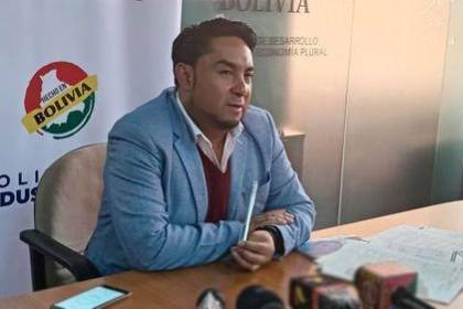 Aprehenden al exviceministro de Arce, Luis Siles Castro, por incumplimiento de deberes y conducta antieconómica 