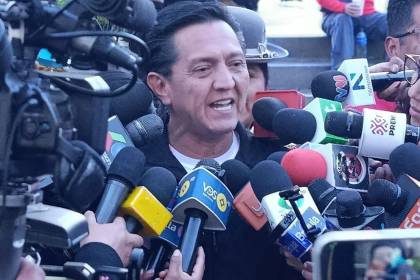 Pavel Aracena cierra su campaña con una caravana y concentración en la capital cruceña