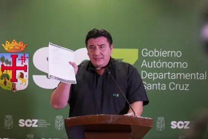 Paro en hospitales: Gobernación cruceña asegura que comenzó el pago del bono de vacunación y que se concluirá en 15 días