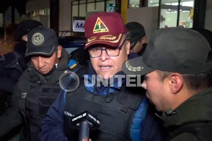 Excomandante Zuñiga llega a La Paz para inicio del juicio por toma militar de 2024