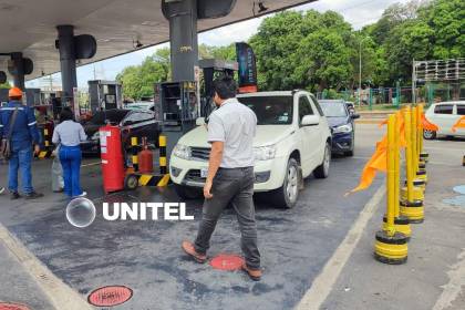 Santa Cruz: Solo 12 surtidores concretaron la solicitud para vender combustible importado y aún se advierte burocracia