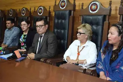 Fiscalía dice que se activó la alerta migratoria contra magistrados prorrogados del TCP