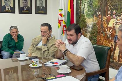 Cívicos convocan a reunión de directorio ampliado para evaluar si se cumple el acuerdo firmado por el Gobierno y YPFB