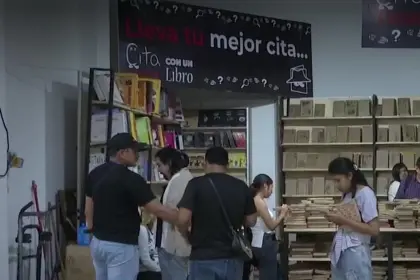 ‘Citas a ciegas’ irrumpen en la Feria del Libro de Santa Cruz, ¿de qué trata? 