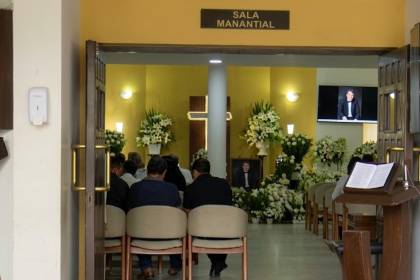 Familiares, artistas y amigos dan el último adiós al gran Armando Terceros 