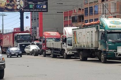 Agropecuarios denuncian que tienen que comprar diésel hasta a Bs 13 del mercado negro “para no parar la producción” 