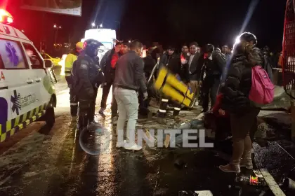 El conductor del camión que protagonizó el accidente con muertes en la autopista tiene 18 años y no portaba licencia