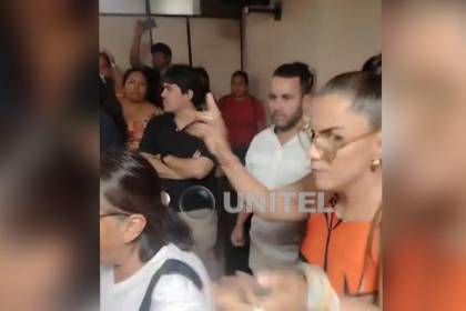 Se registra impasse entre seguidores de Camacho y Aguilera en audiencia del caso decreto 373