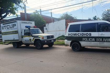 Hallan el cadáver en descomposición de una mujer; su hijo de 42 años convivió varios días con el cuerpo