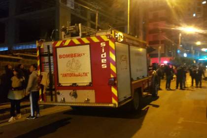 Problema en un calefón genera una fuerte explosión que daña cuatro departamentos de un edificio de La Paz