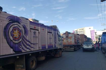 “No pienso volver”: Chofer pagó más de Bs 500 para pasar bloqueos y tardó más de una semana en llegar a La Paz