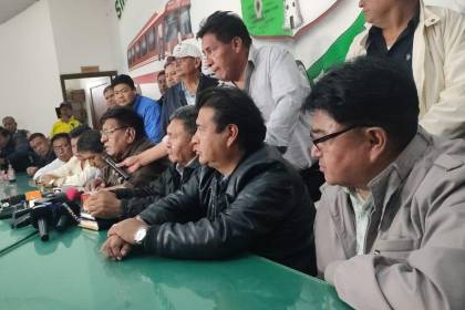 Choferes deciden replegar el lunes todo su parque automotor en el país en rechazo al nuevo precio del diésel