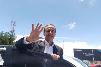 Tuto Quiroga: “La papeleta es el instrumento para decidir el rumbo del país”