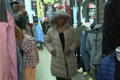 ¡El frío se siente en Santa Cruz! La feria de invierno ofrece una variedad de abrigos