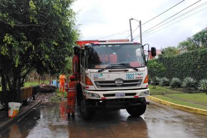 Decreto permite pagar más por contratos de basura: Alcaldía de La Paz cuestiona y en Santa Cruz evalúan afectación