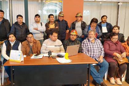Gremiales exigen la abrogación del decreto del diésel y anuncian movilizaciones