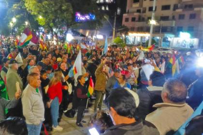 Sector Multisectorial marcha en Cochabamba en rechazo a los bloqueos y la violencia