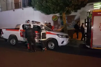 A horas de que Añez salga de la cárcel de Miraflores, bomberos acudieron al lugar por una quema de basura