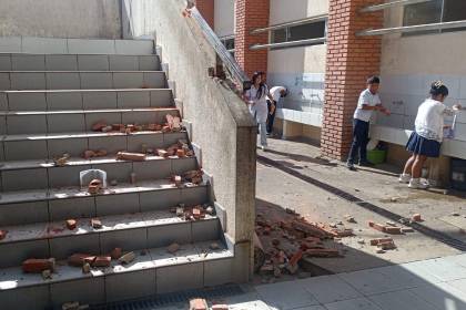 Santa Cruz: Niña afectada por derrumbe de muro recibe valoración de especialistas