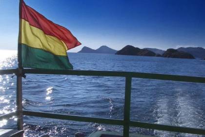 Actos cívicos y simbolismo marcan la conmemoración del Día del Mar en Bolivia