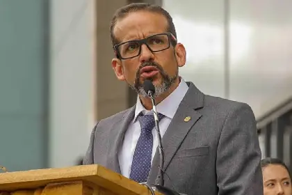 Camacho rechaza el cese a vocales del TSE y ve que el MAS busca atentar contra la democracia