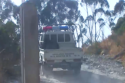Hallan un cuerpo sin vida cerca de la ‘curva del diablo’, en la autopista que une a La Paz con El Alto