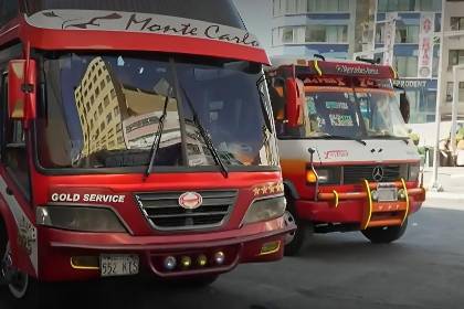 Transportistas de la ruta La Paz–El Alto denuncian que solo trabajan tres días por semana debido a la falta de diésel